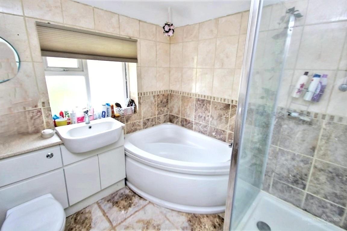Hogarth Avenue, Tilehurst, Reading